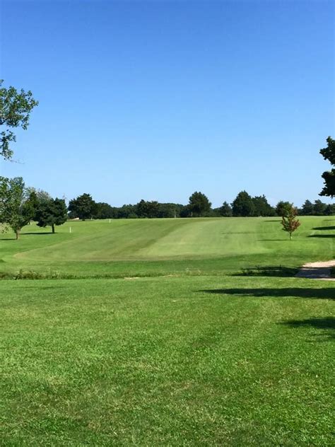 Caney Golf Club .